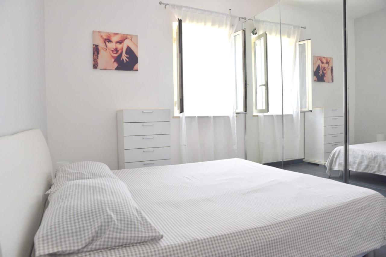 Perla Marina Apartment Porto Empedocle Exterior foto